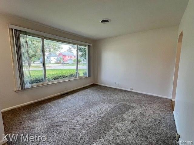 624 Montrose Ave - Photo 7 of 12