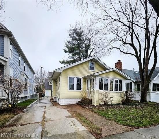 1208 Emmons Ave - Photo 2 of 28