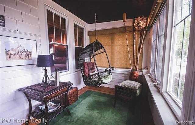 1208 Emmons Ave - Photo 6 of 28