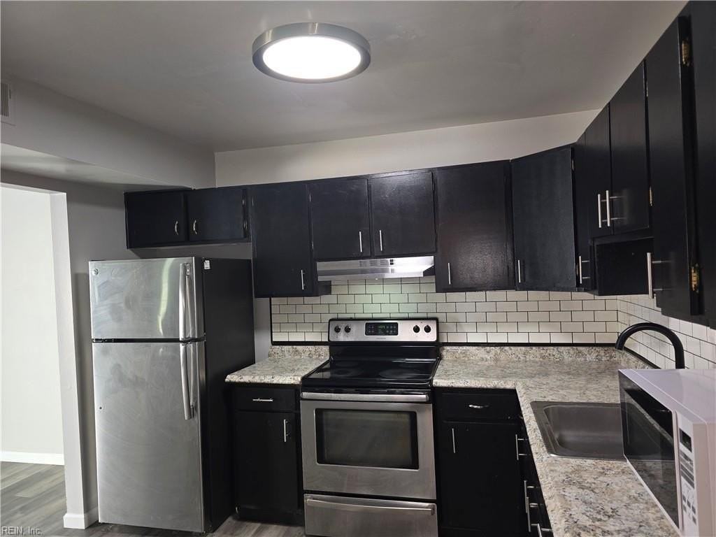 606 Charles Ct - Photo 6 of 23