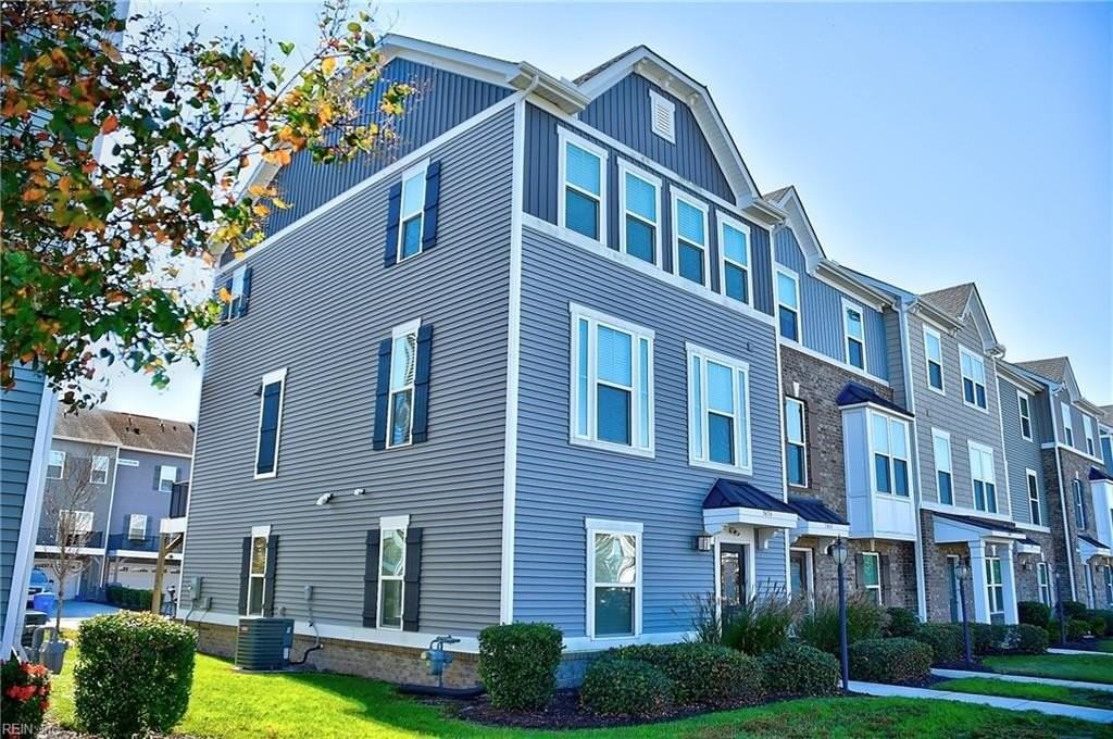 5656 Freewill Ln - Photo 3 of 48