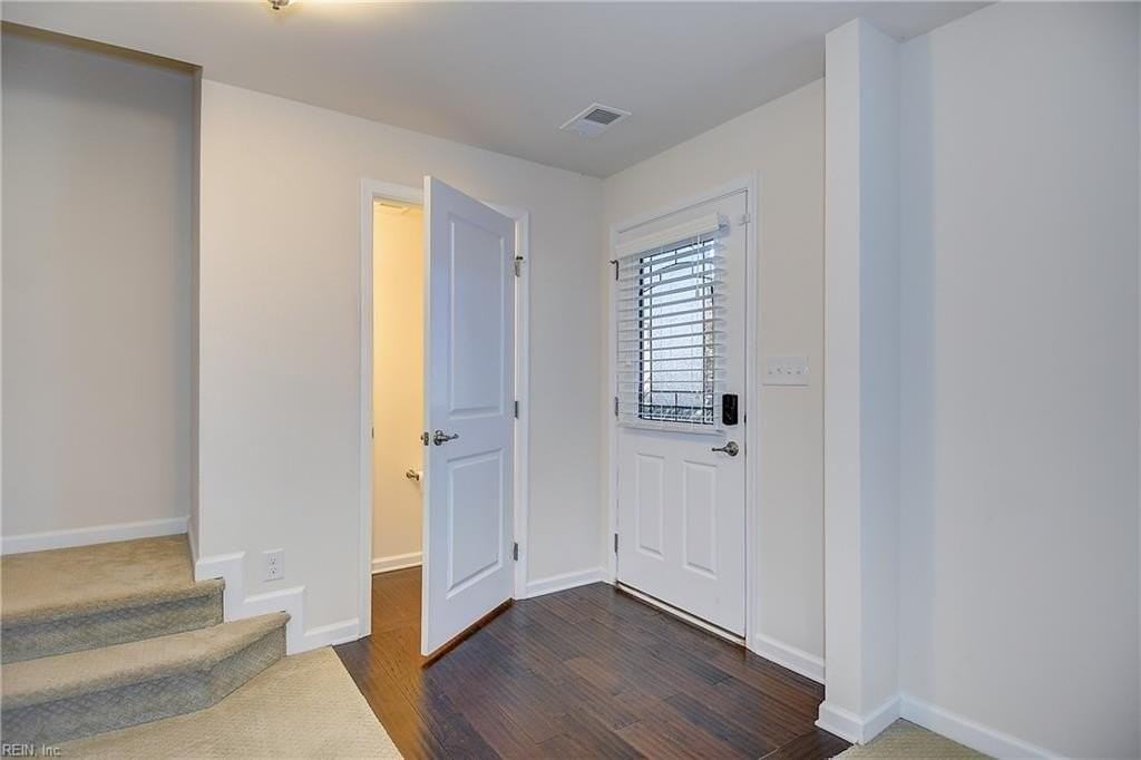 5656 Freewill Ln - Photo 5 of 48