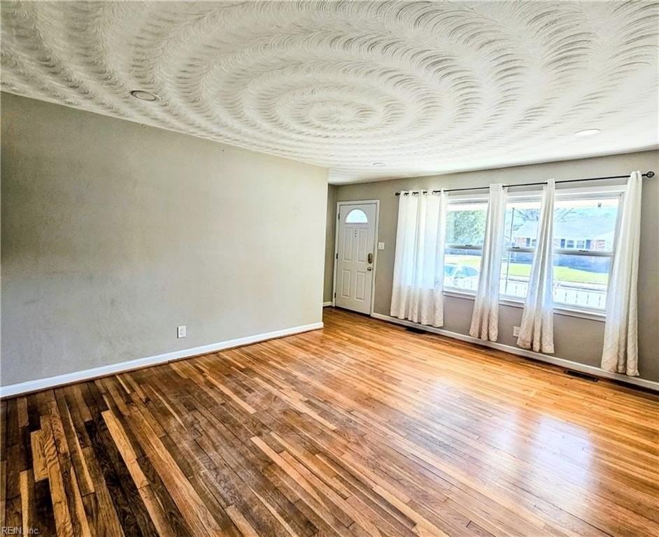 4405 Greendell Rd - Photo 3 of 24