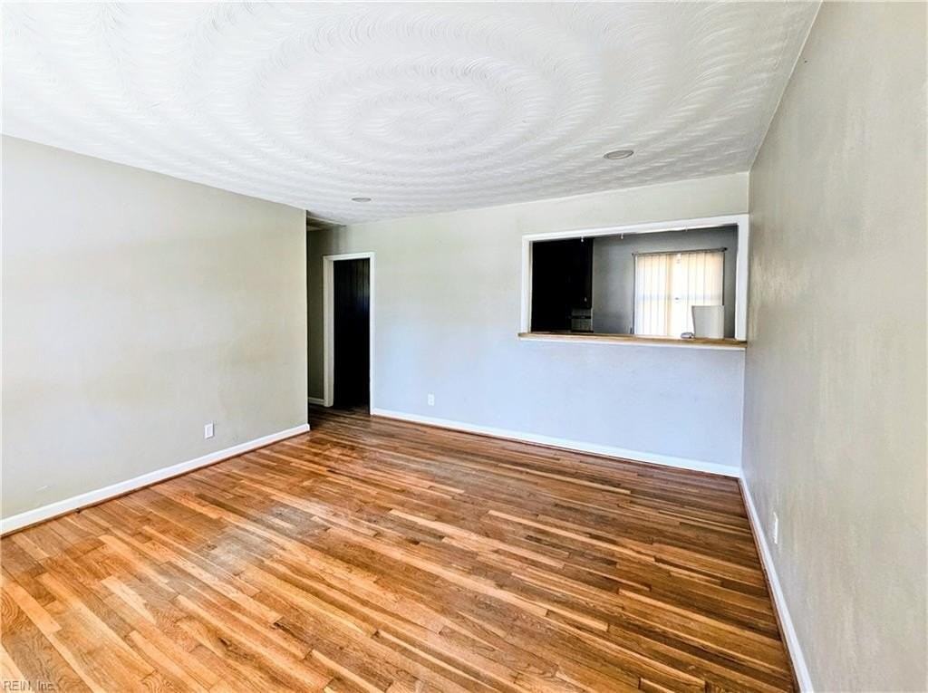 4405 Greendell Rd - Photo 4 of 24