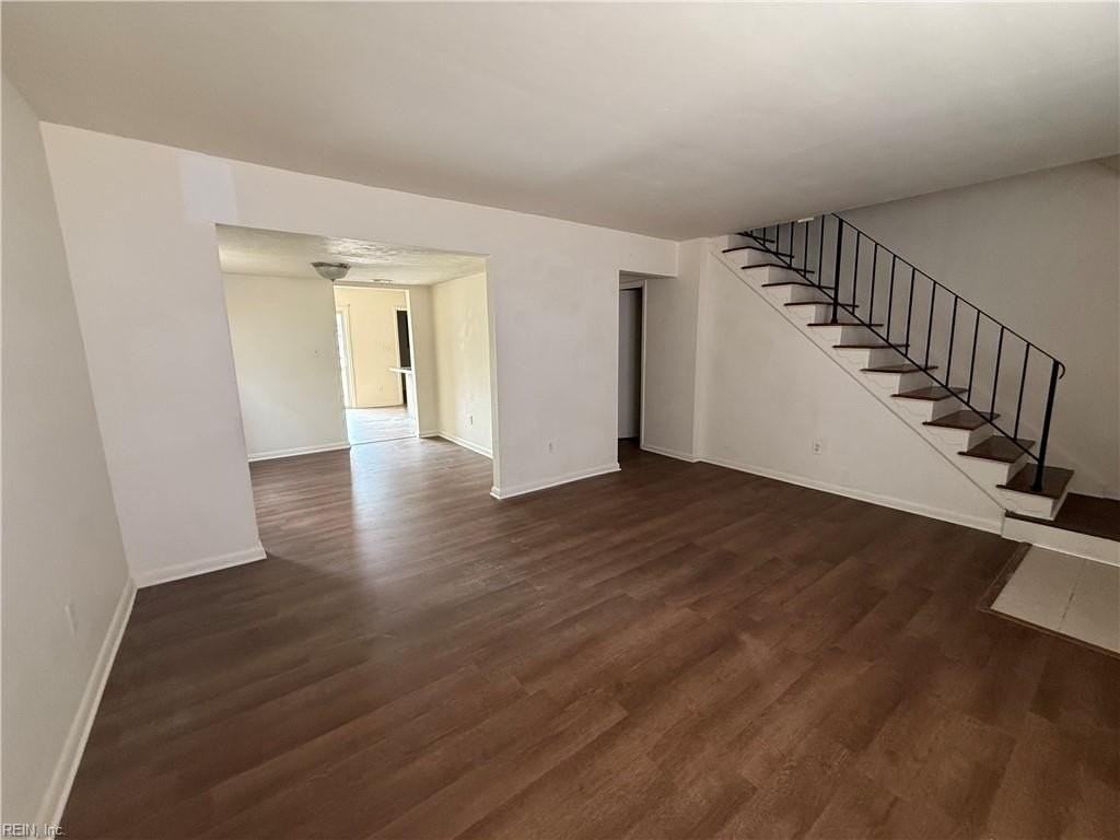 6069 Foresttown Dr - Photo 3 of 13