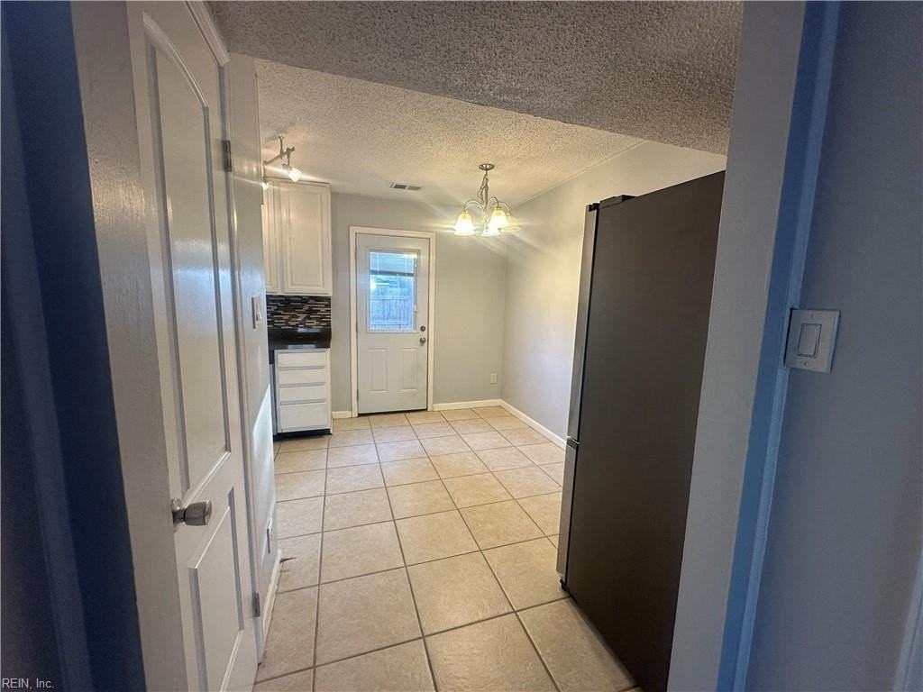 1273 Green Cedar Ln - Photo 5 of 19