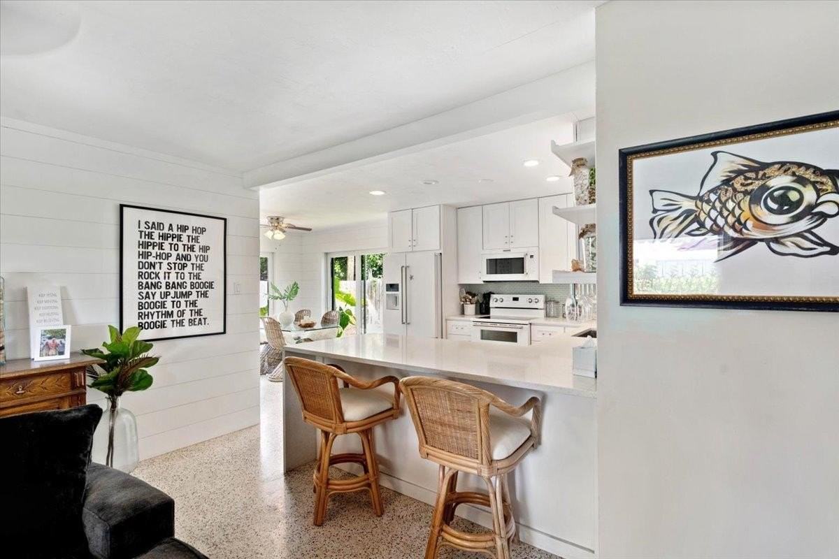 200 E 28th St - Photo 7 of 22