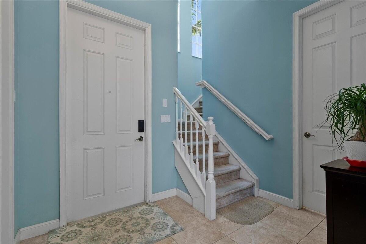 82 Stoney Dr - Photo 2 of 46