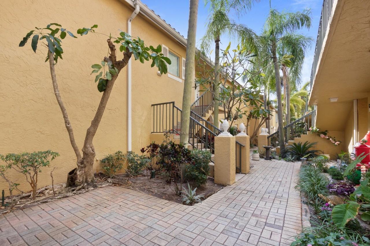 1135 Lake Shore Dr #206 - Photo 6 of 42