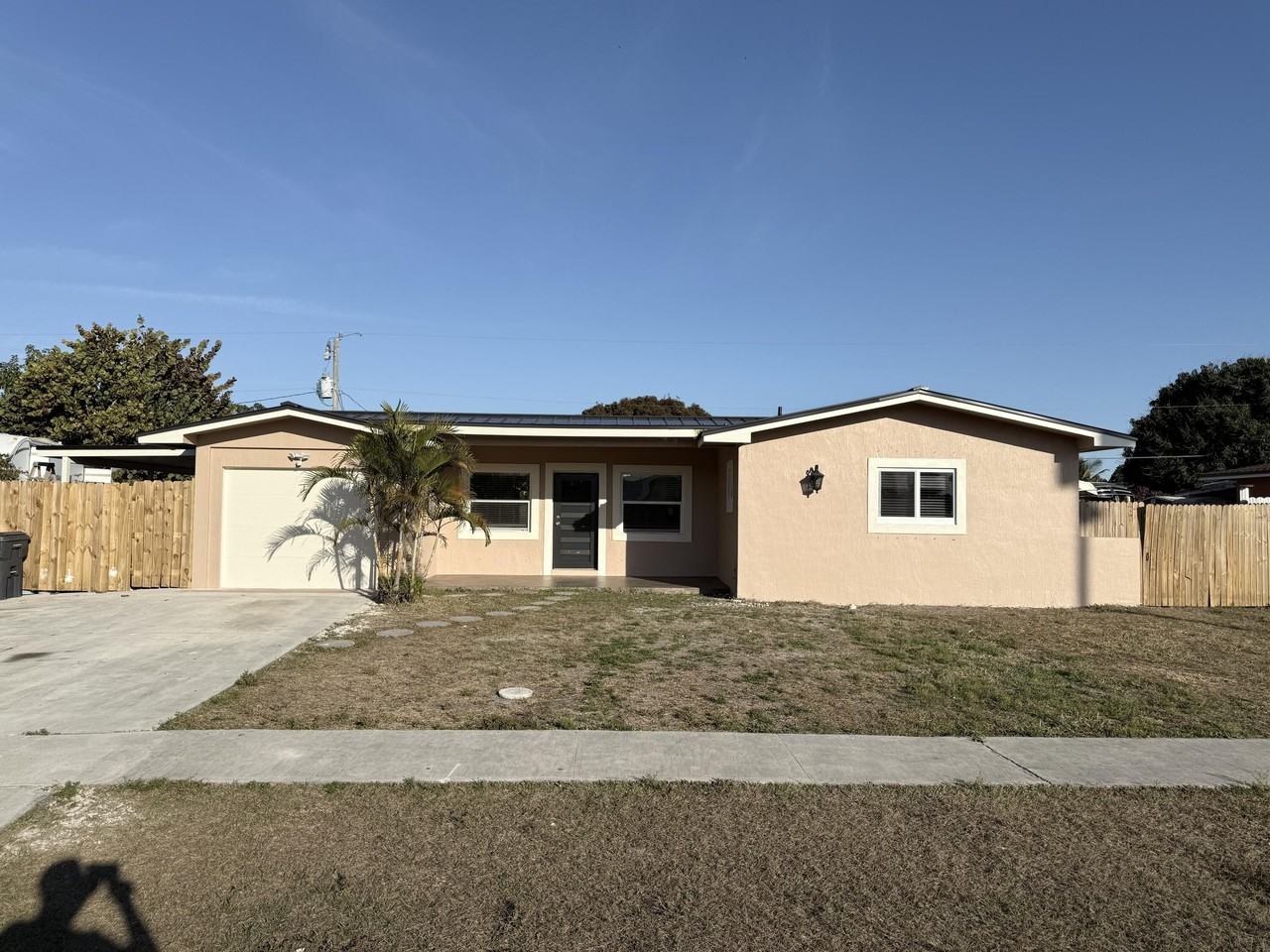 2550 Lakehaven Rd - Photo 3 of 21