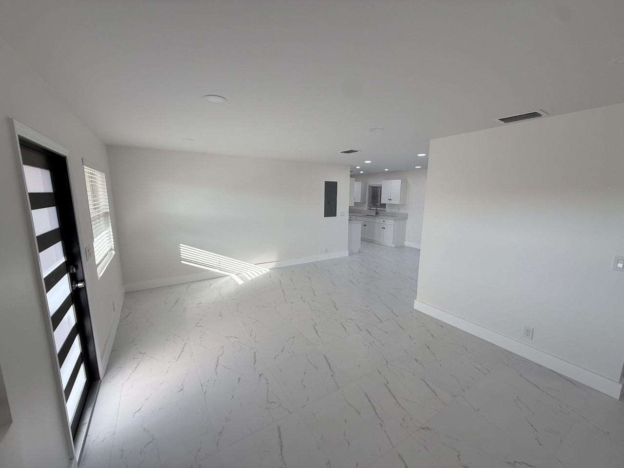 2550 Lakehaven Rd - Photo 4 of 21