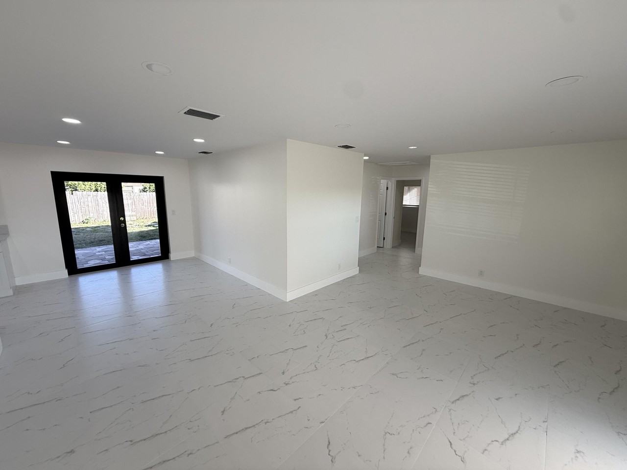 2550 Lakehaven Rd - Photo 5 of 21