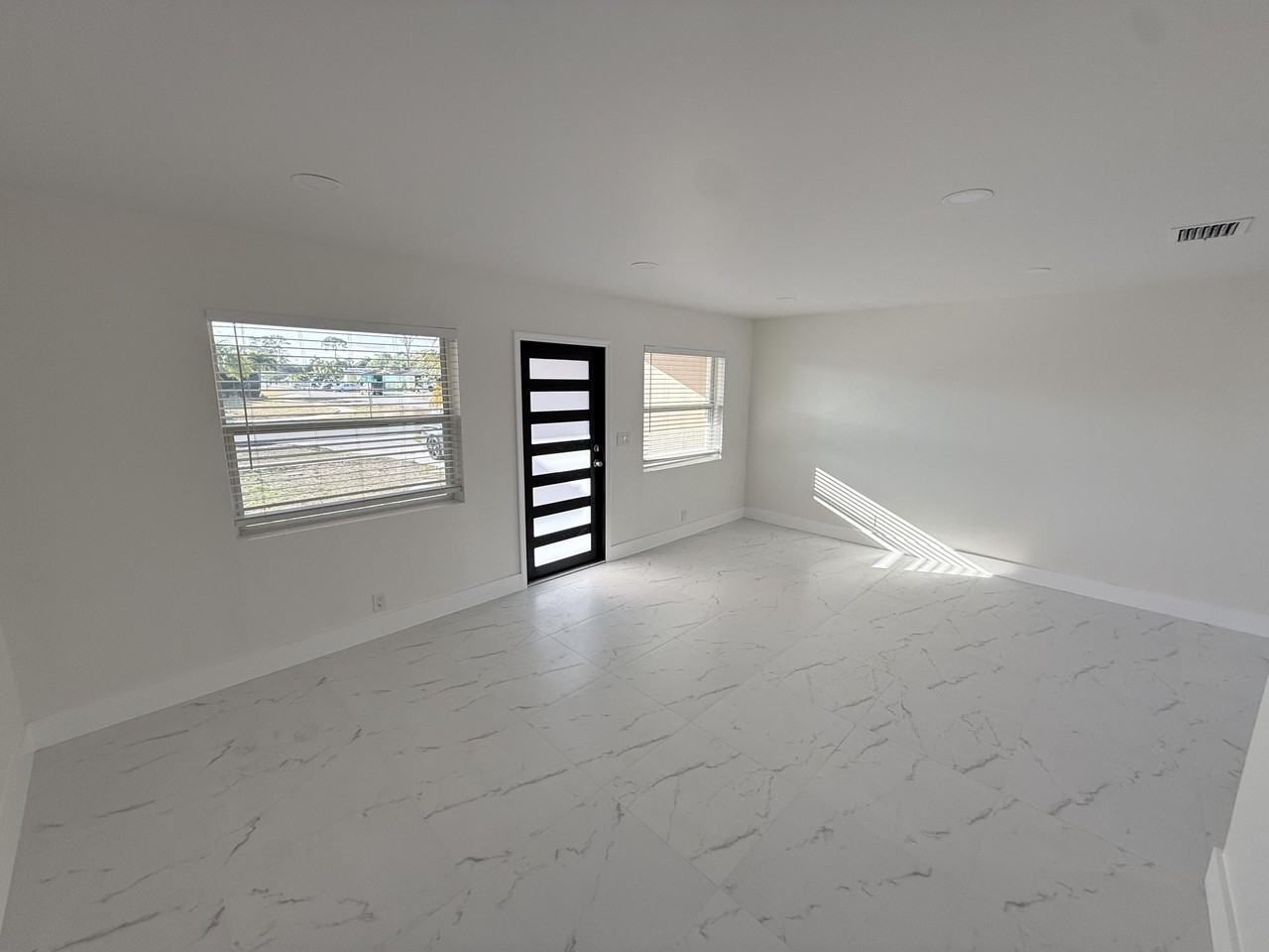 2550 Lakehaven Rd - Photo 6 of 21