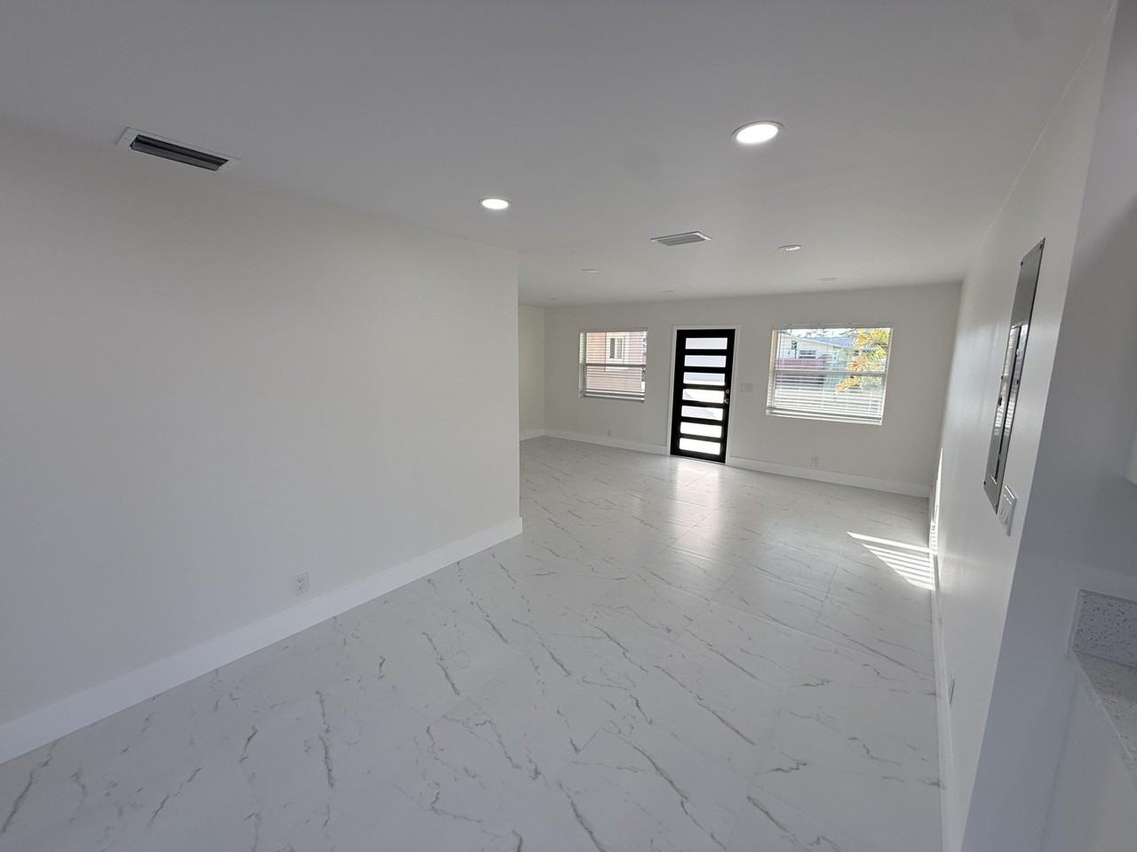 2550 Lakehaven Rd - Photo 7 of 21