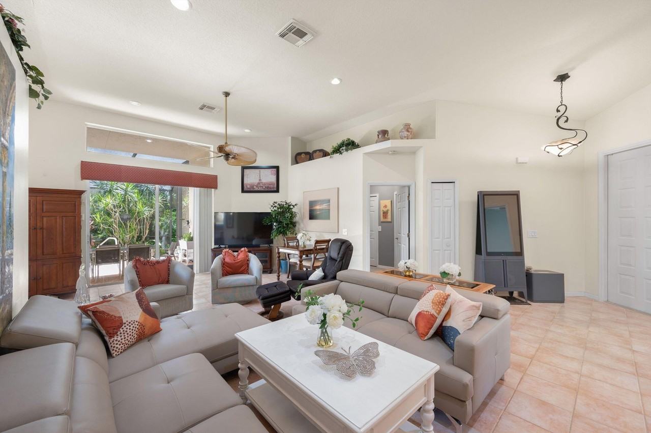 7154 Hawks View Trl - Photo 5 of 25