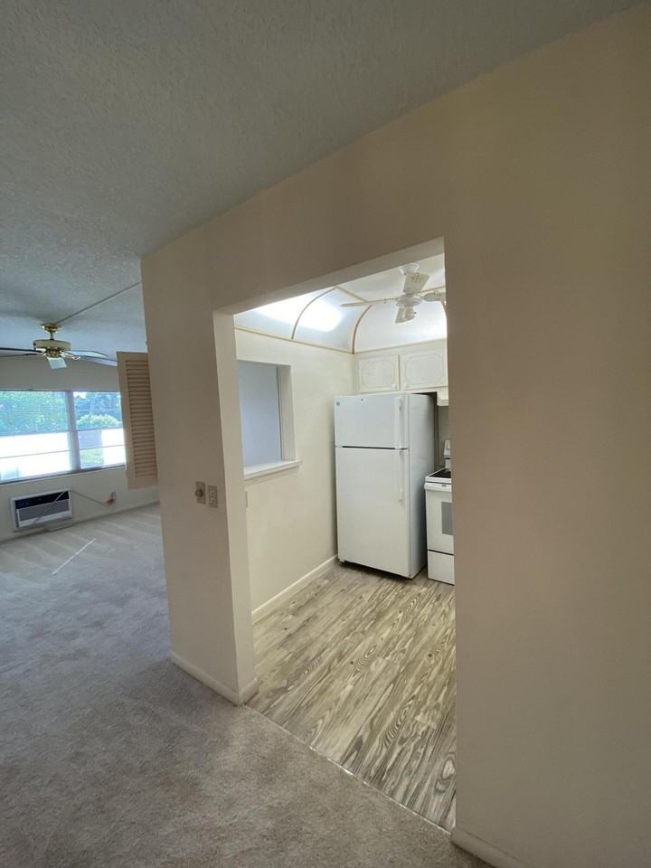 Fanshaw Dr #429 - Photo 5 of 19