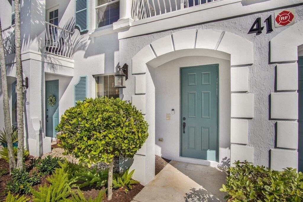 1383 Piazza Pitti - Photo 4 of 34