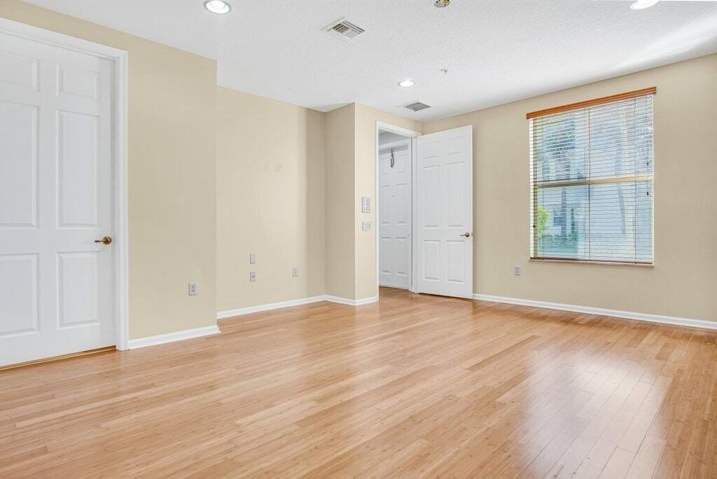 1383 Piazza Pitti - Photo 5 of 34