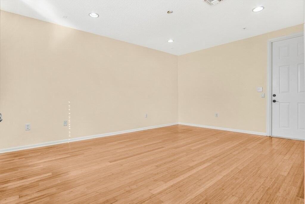 1383 Piazza Pitti - Photo 6 of 34