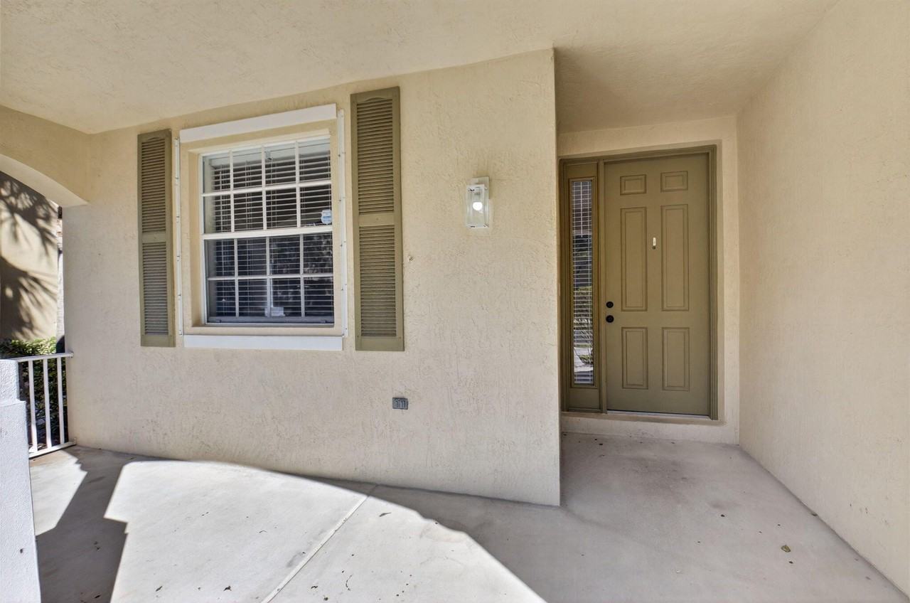 4801 N Wickham Cir #C - Photo 4 of 50