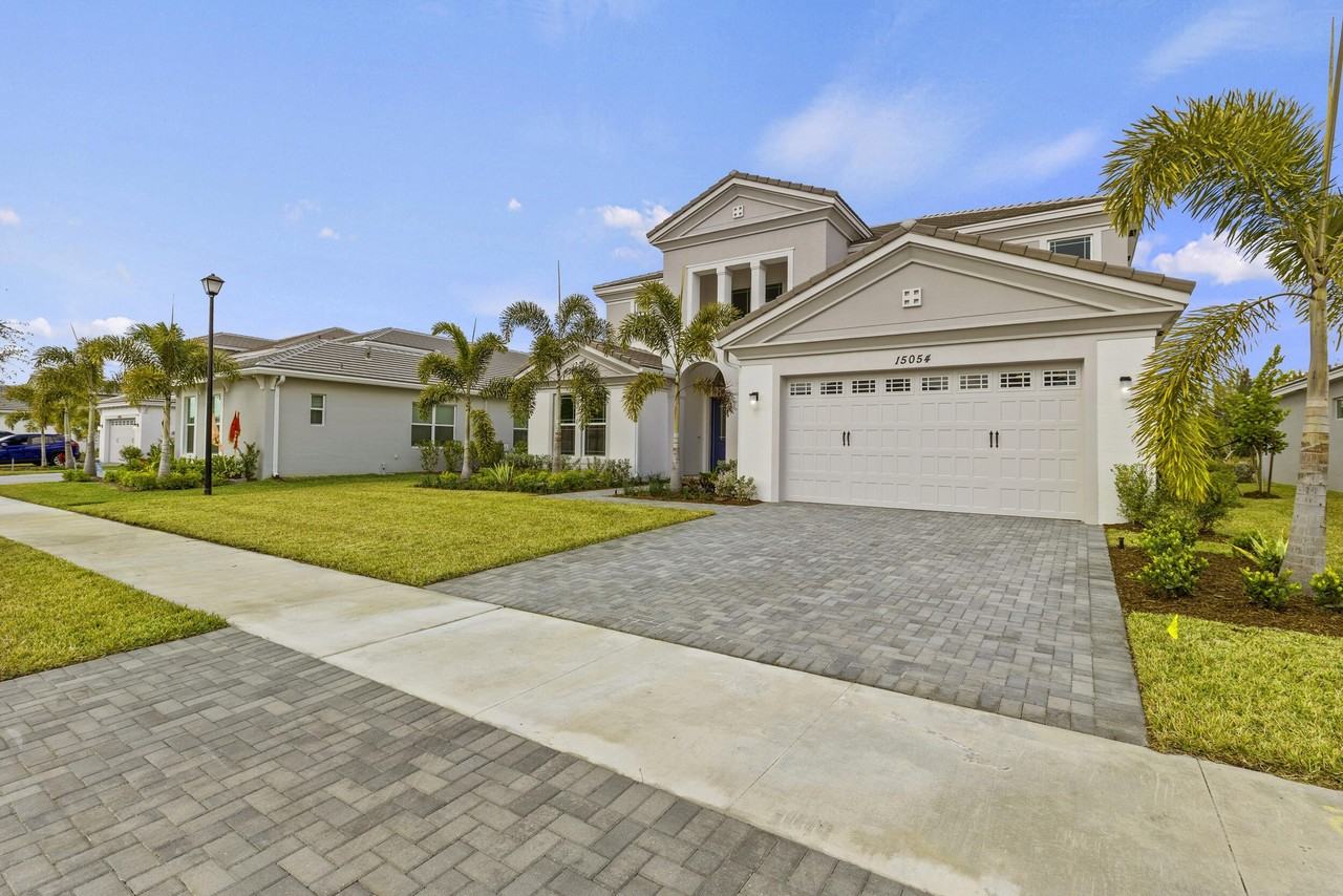 15054 Wildwood Cir - Photo 2 of 50