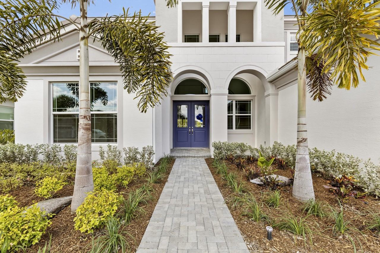 15054 Wildwood Cir - Photo 4 of 50