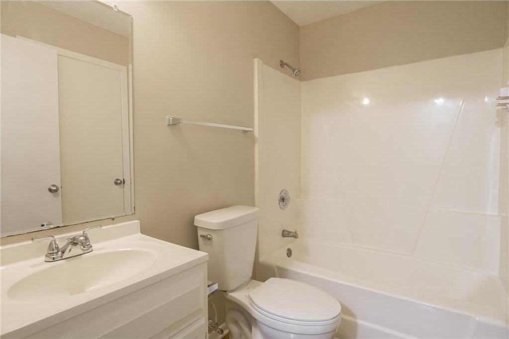 38 Winona St W - Photo 7 of 18