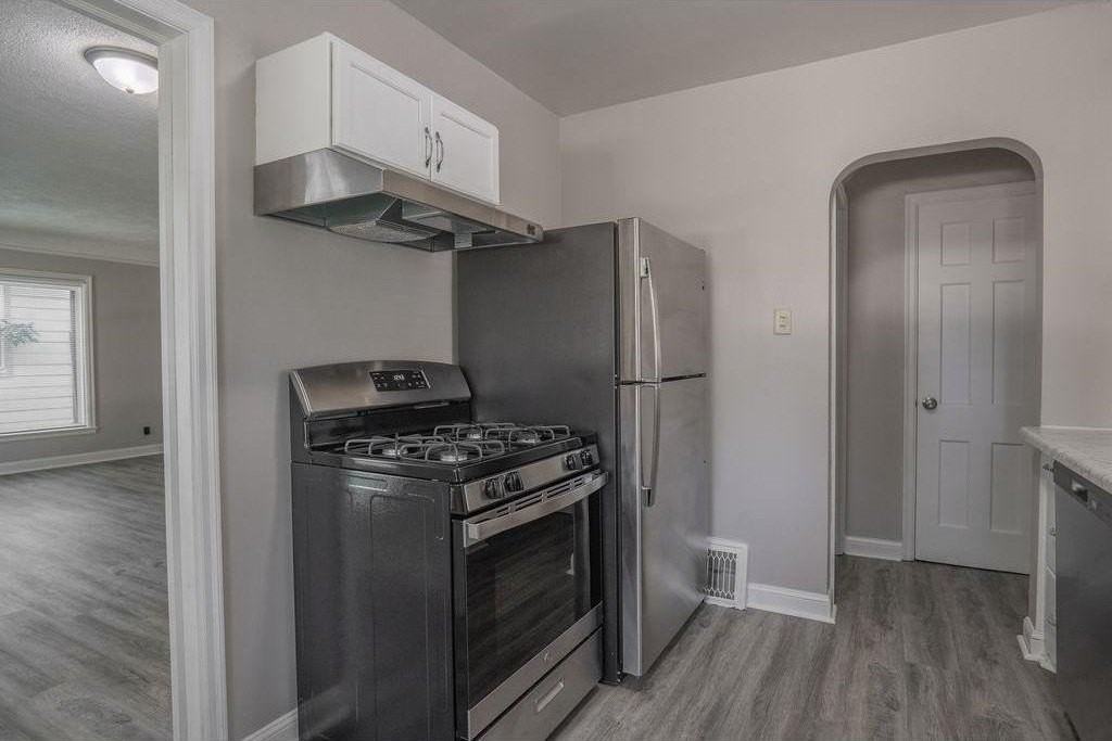 3507 Logan Ave N - Photo 4 of 20