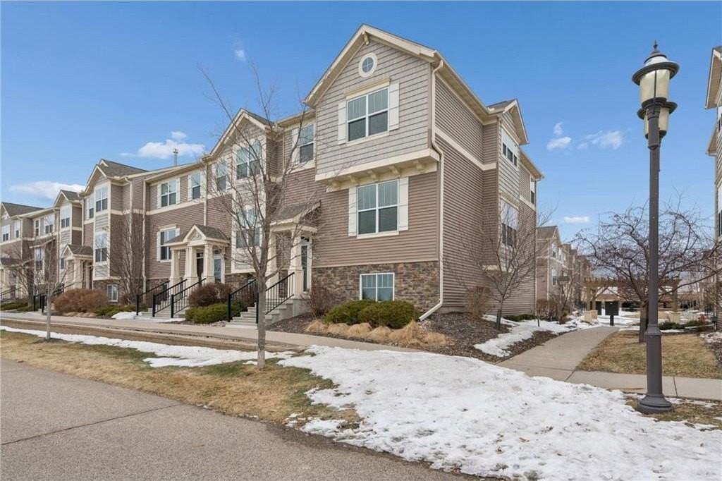 8957 Sw Village Loop - Photo 2 of 32