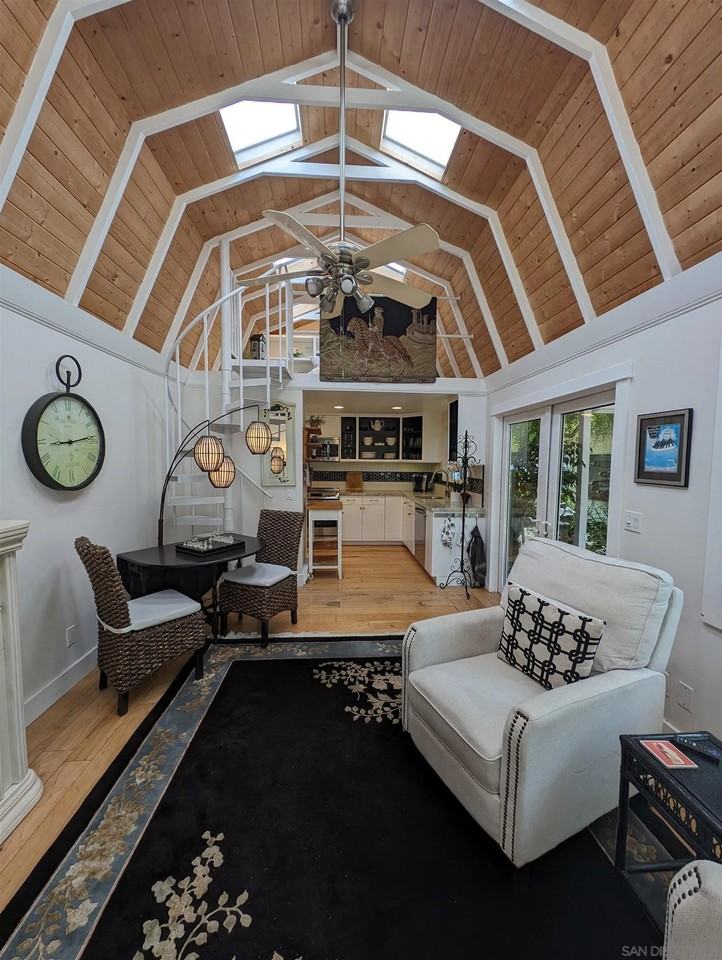 201 N Rios Ave - Photo 2 of 20