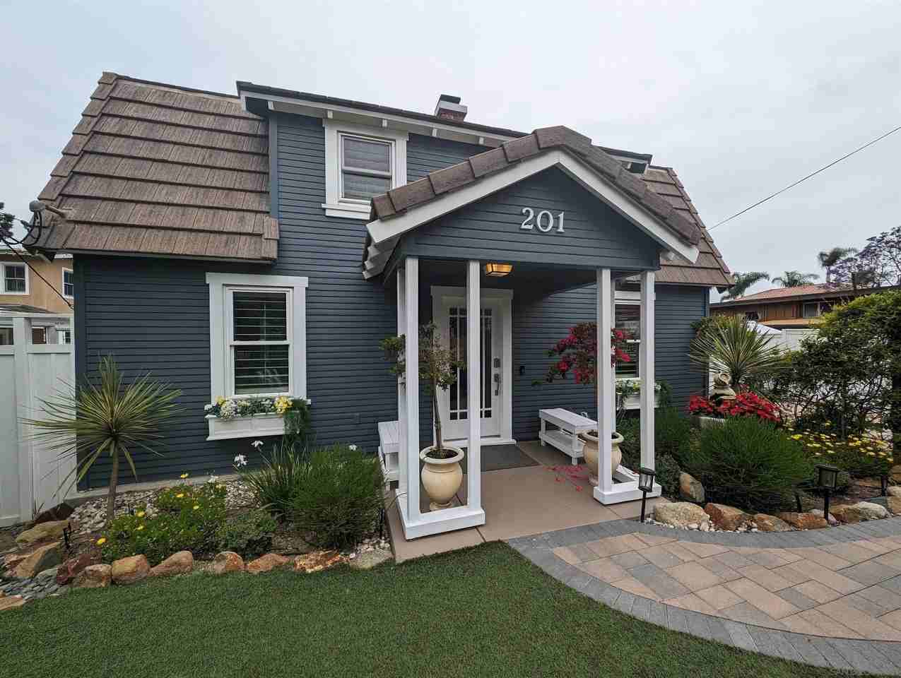 201 N Rios Ave - Photo 4 of 20