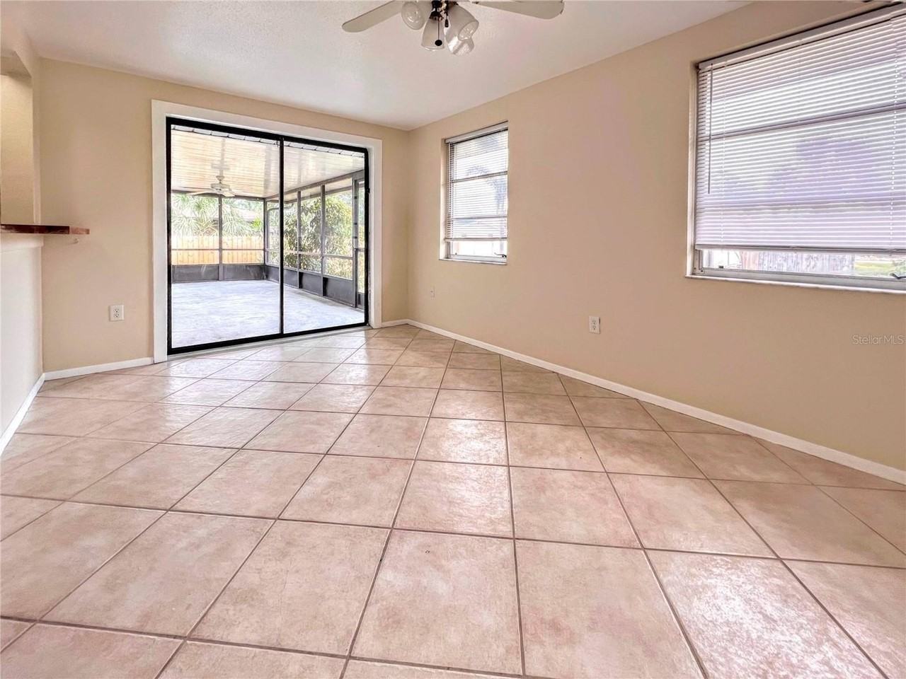 71 Stanford Rd - Photo 5 of 11