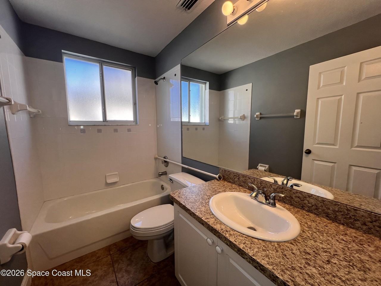 2565 Ventura Cir - Photo 6 of 23