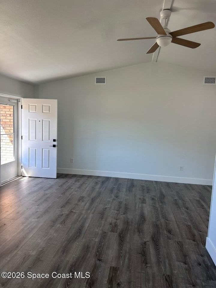 1197 Walden Blvd Se - Photo 2 of 25