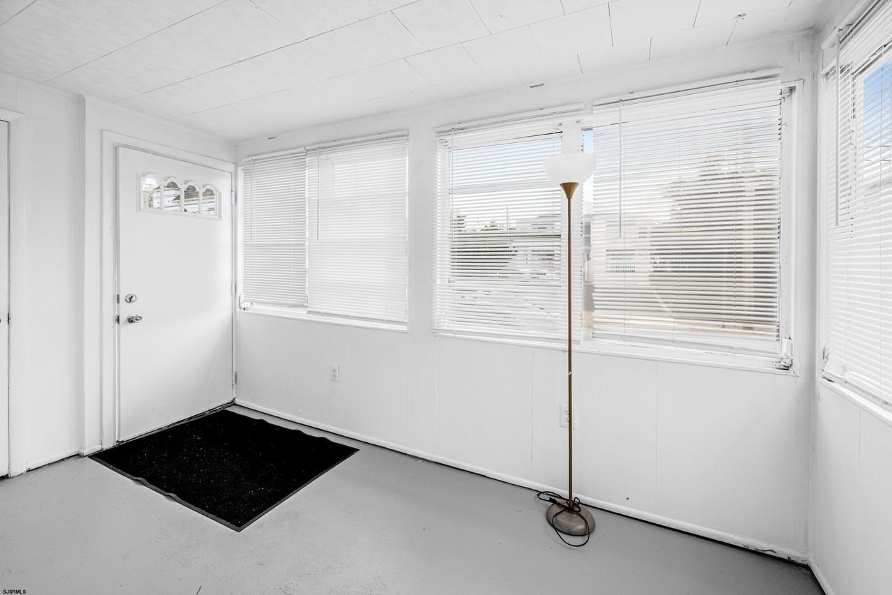 7 N Jefferson Ave - Photo 2 of 25