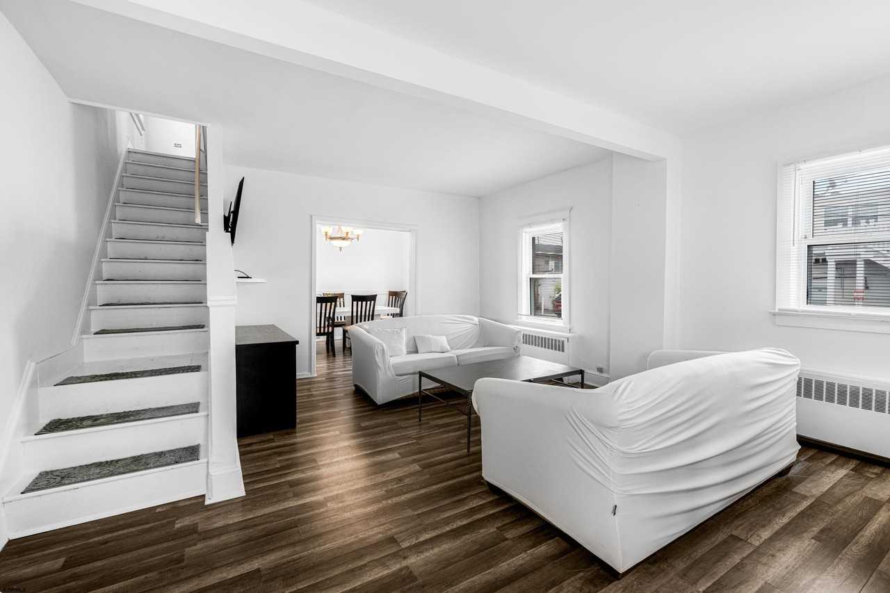 7 N Jefferson Ave - Photo 3 of 25