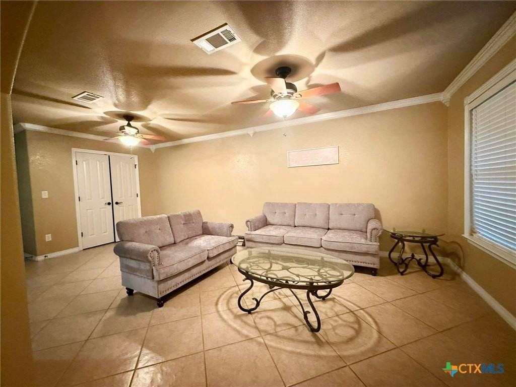 502 Odom Dr - Photo 5 of 40