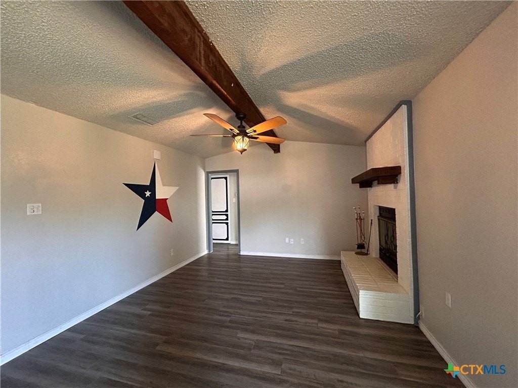 2204 Lamplight Dr - Photo 2 of 7