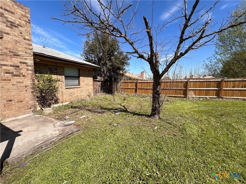 2204 Lamplight Dr - Photo 7 of 7