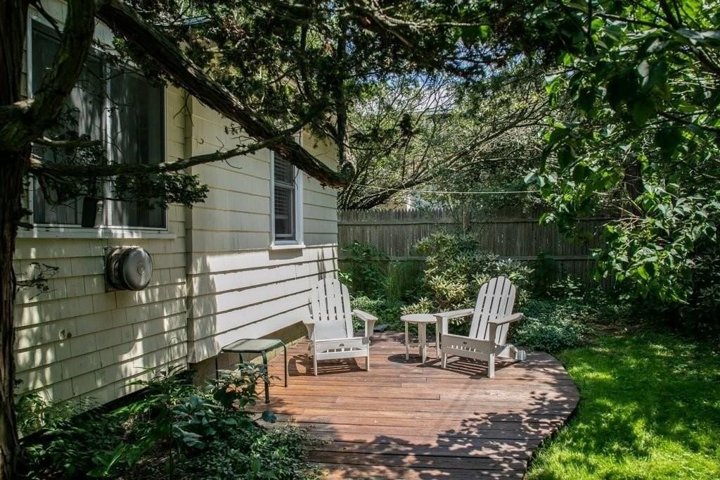 33 Warren Ave - Photo 2 of 12