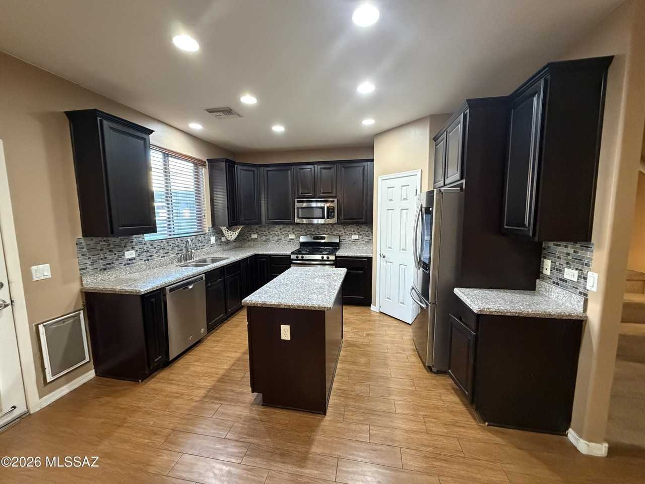 686 W Calle Canto Sereno - Photo 3 of 12