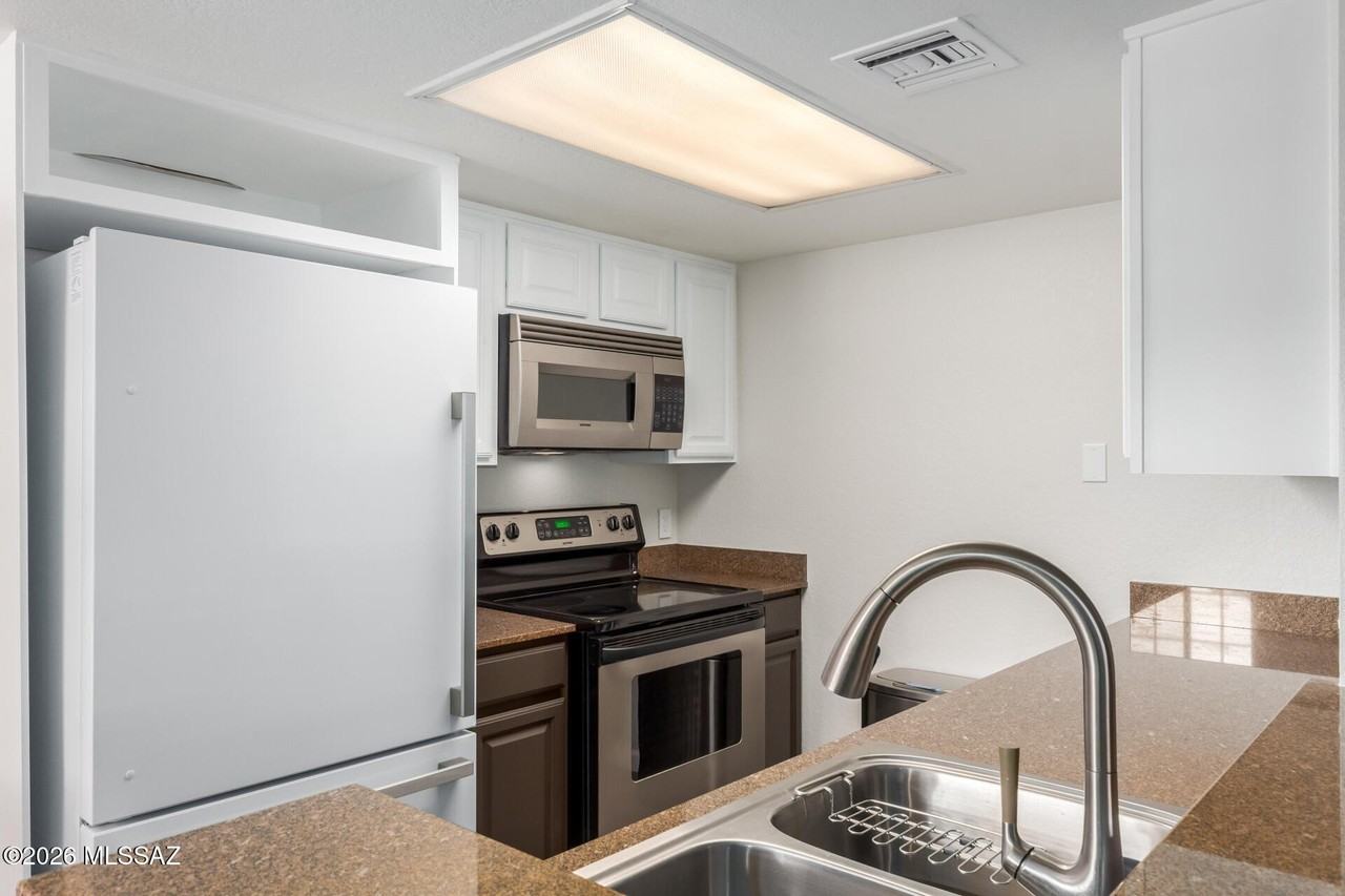 101 S Players Club Dr Apt 3202 #3202 - Photo 7 of 29