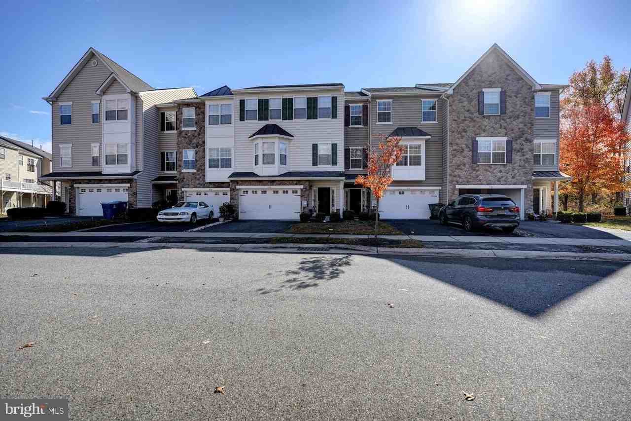 536 Van Dyke Cir - Photo 2 of 50