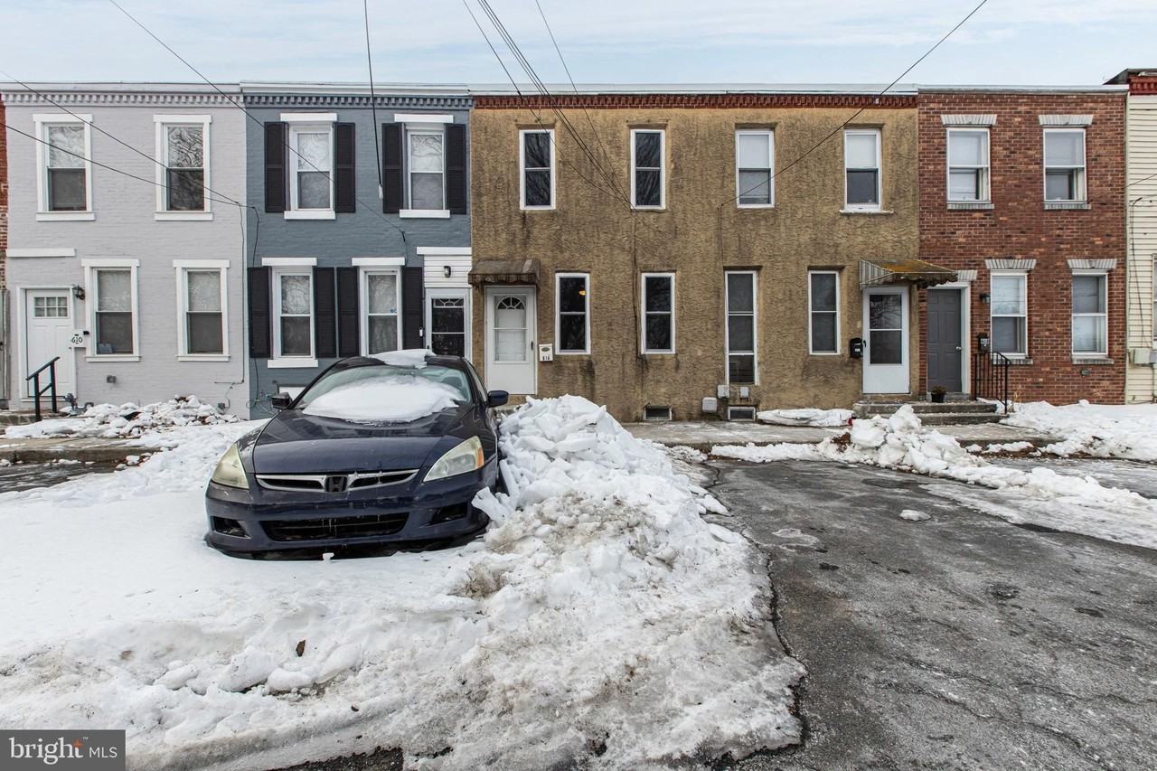 614 Clark St - Photo 4 of 26