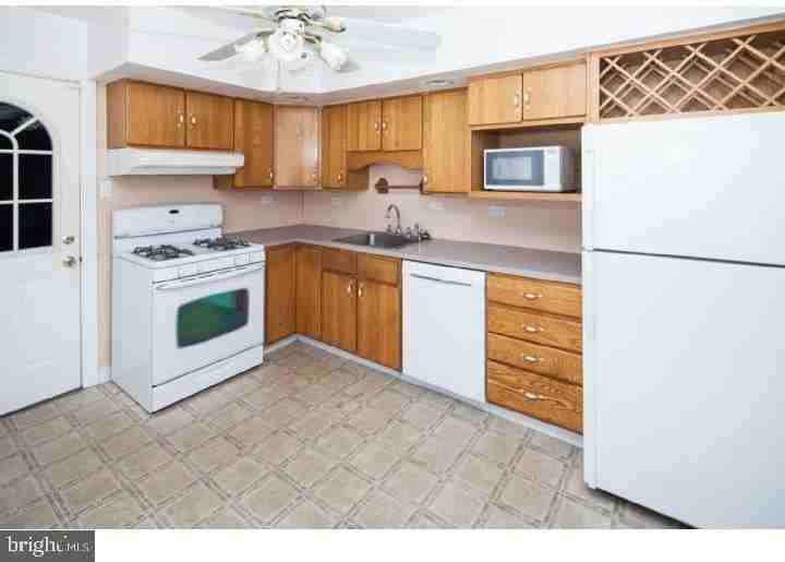 225 Brennen Dr - Photo 5 of 12