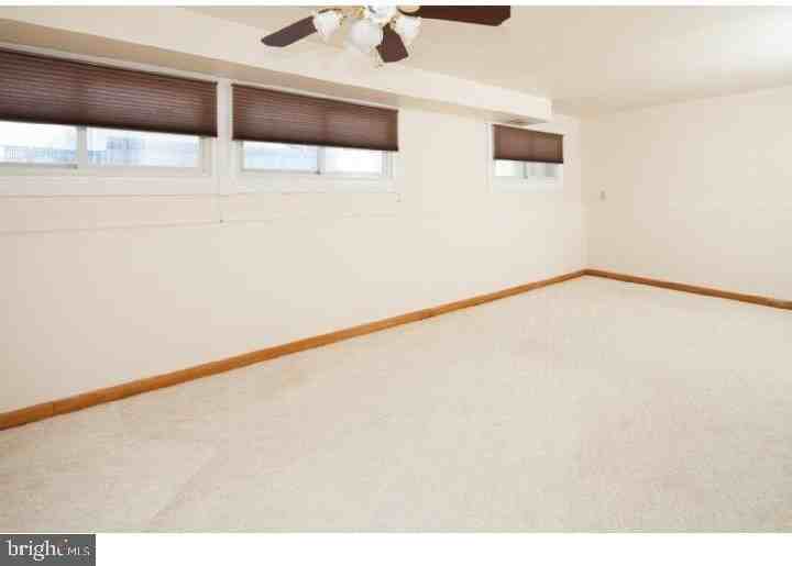 225 Brennen Dr - Photo 6 of 12