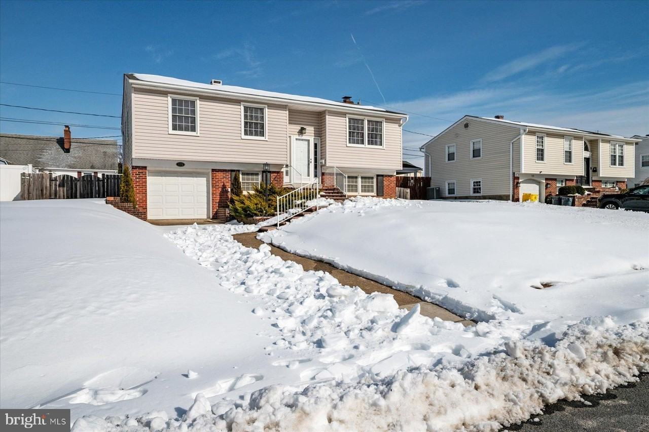 115 Patricia Ave - Photo 3 of 34