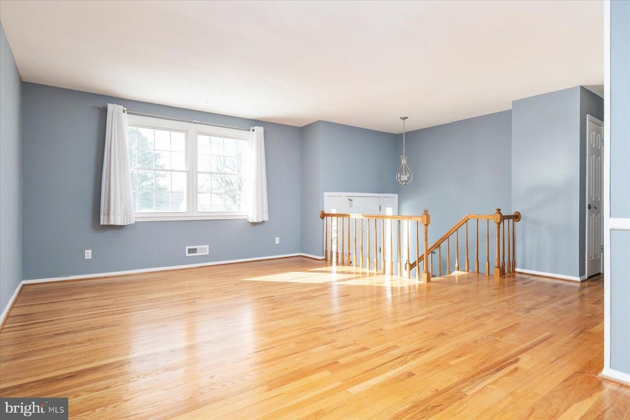 115 Patricia Ave - Photo 6 of 34