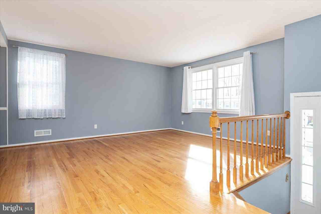 115 Patricia Ave - Photo 7 of 34