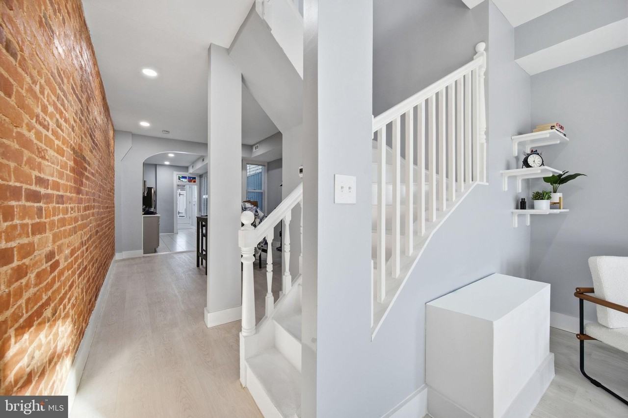 1015 Riverside Ave - Photo 5 of 43